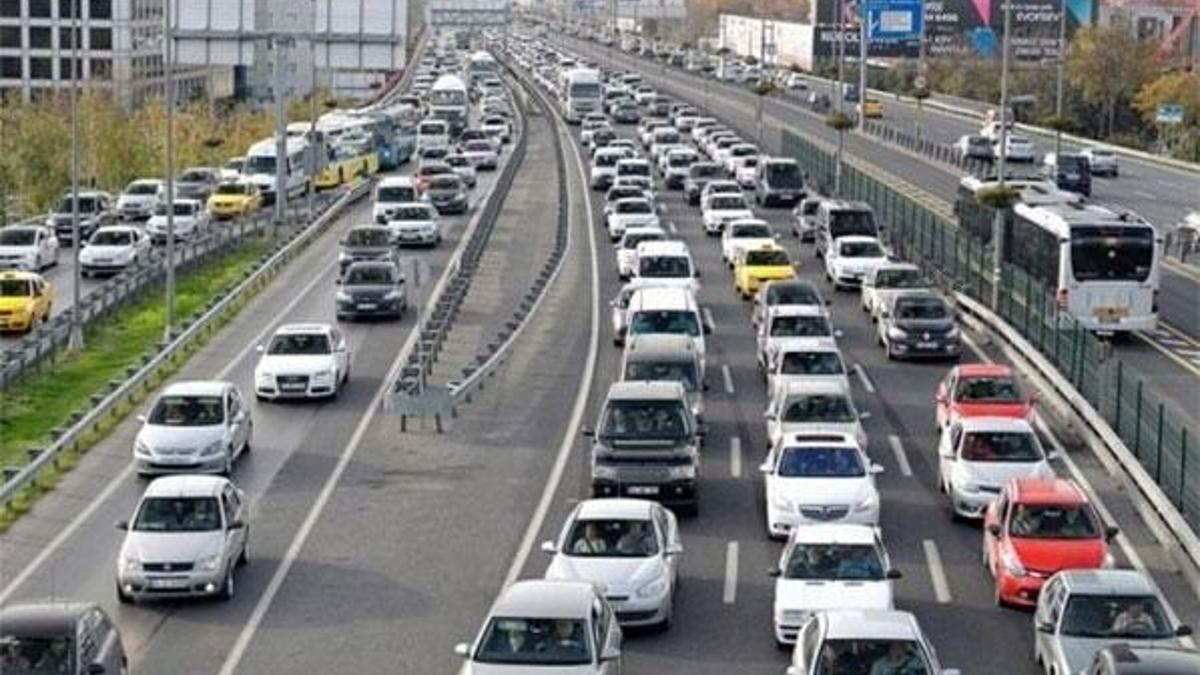 Aracı olan herkesi ilgilendiriyor! Artık otoyollarda ücretsiz...