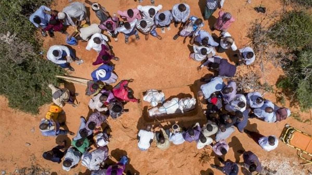 Dünya genelinde Kovid-19 bulaşan kişi sayısı 4 milyon 527  bini geçti