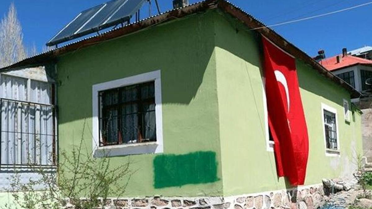 PKK, Şehit Demir'i Vefa grubunda yer aldığı için tehdit etmiş