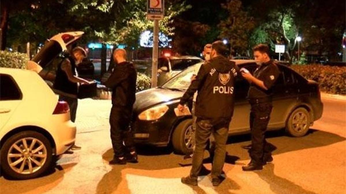 Sokağa çıkma yasağı varken bunu yaptılar! Cezadan kaçamadılar