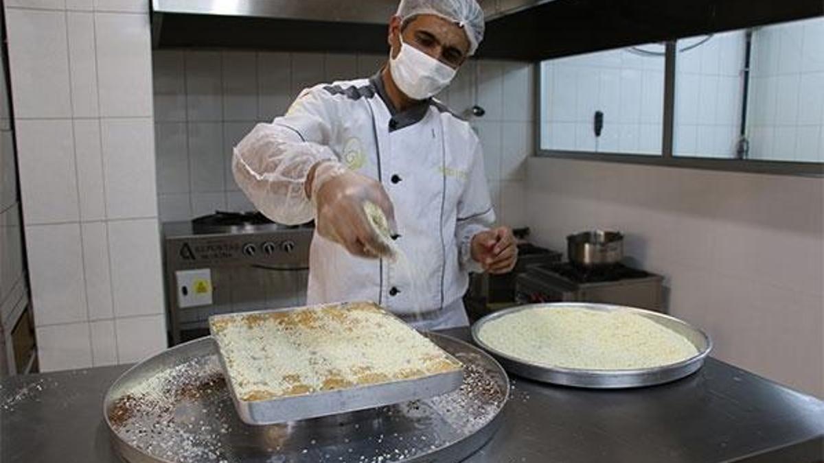 Soğuk baklava üretti, şimdi siparişlere yetişemiyor