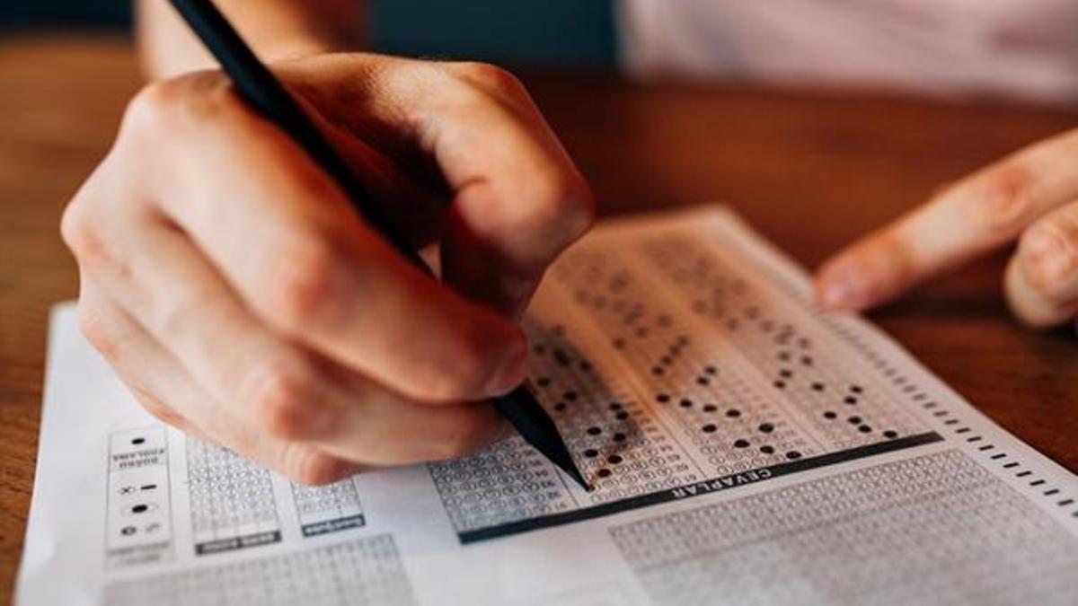 AUZEF online deneme sınavı başladı! AUZEF deneme sınavı girişi nasıl yapılır? AUZEF vize sınavları ne zaman?