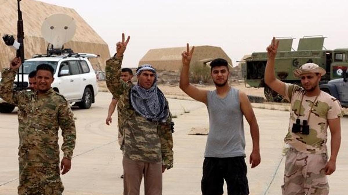 Libya ordusu, Vatiyye Askeri Üssü'nün güneyindeki iki beldeyi daha geri aldı
