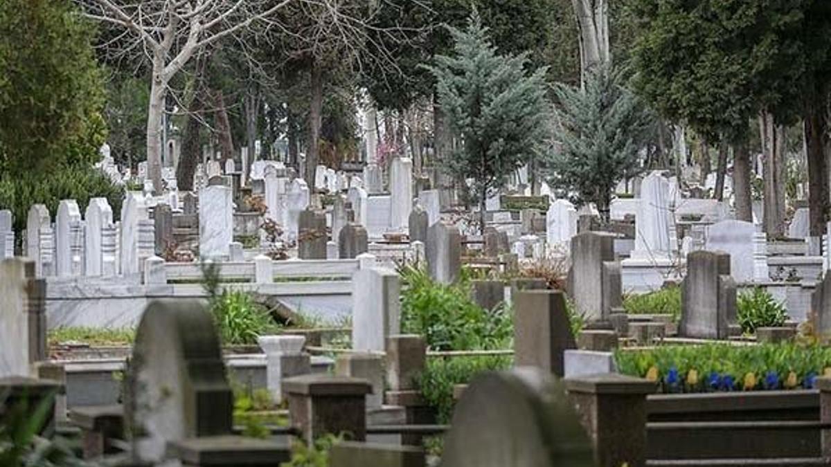 Bayramda mezar ziyareti yasak mı? Bayramda mezarlıklar açık mı? İşte İçişleri Bakanlığı Genelgesi'nin detayları...