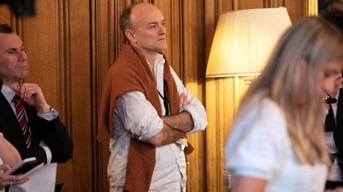 İngiltere Başbakanı Johnson'ın danışmanı karantina kurallarını ihlal etti