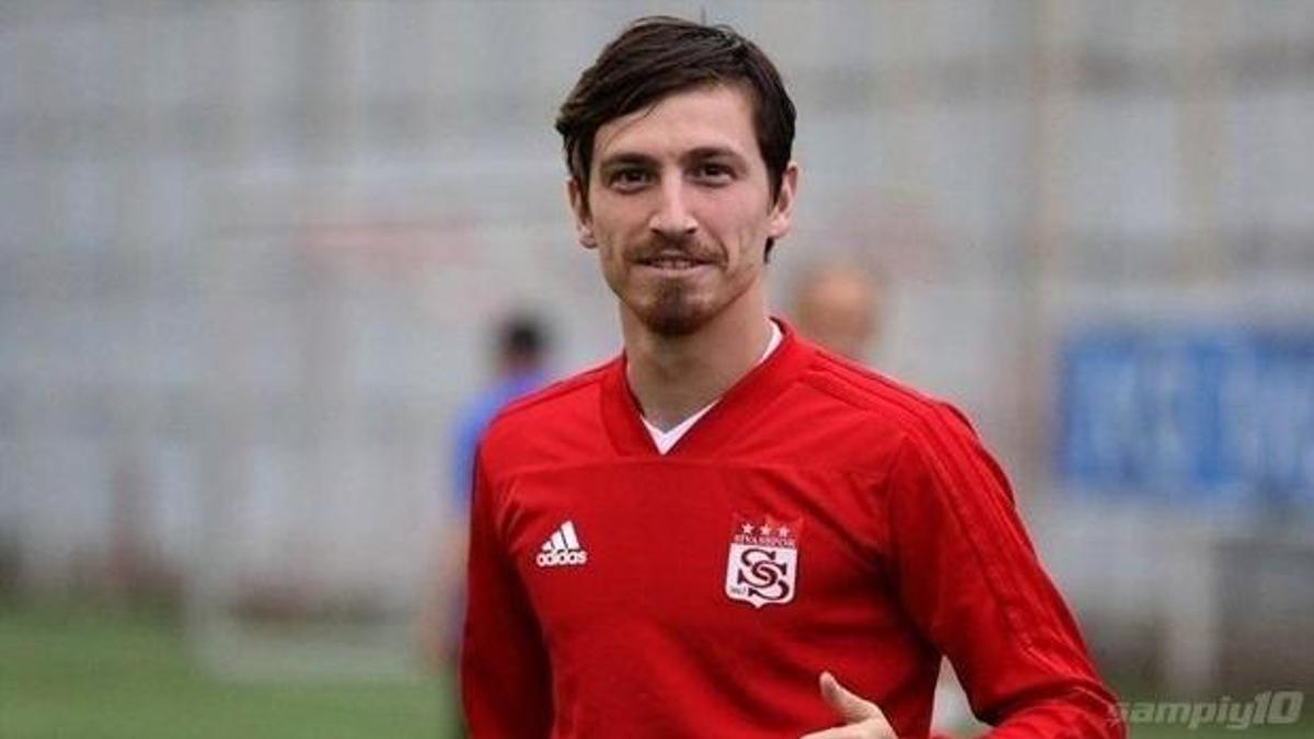 Mert Hakan Yandaş, Fenerbahçe'de!