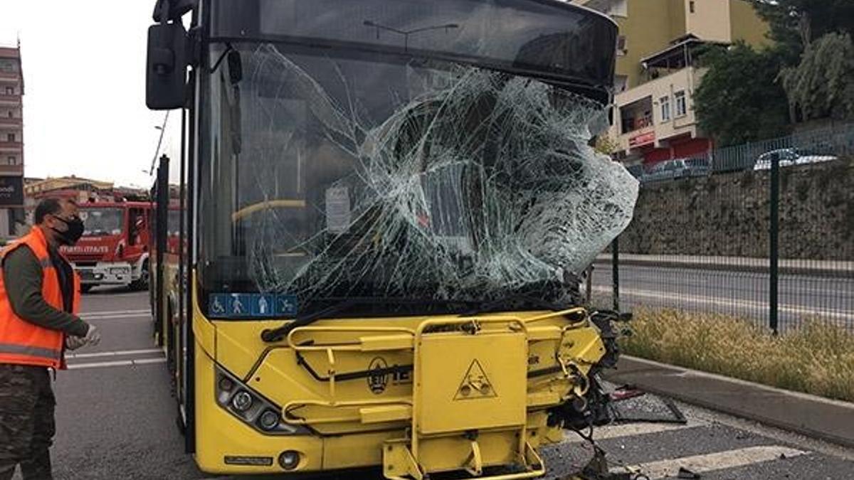 Pendik'te İETT otobüsü ile sulama tankeri çarpıştı: 9 yaralı