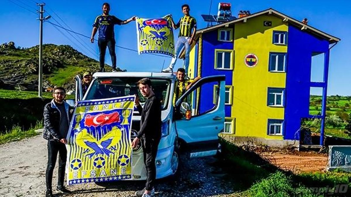 Fenerbahçe'ye olan tutkularını apartmana işlediler