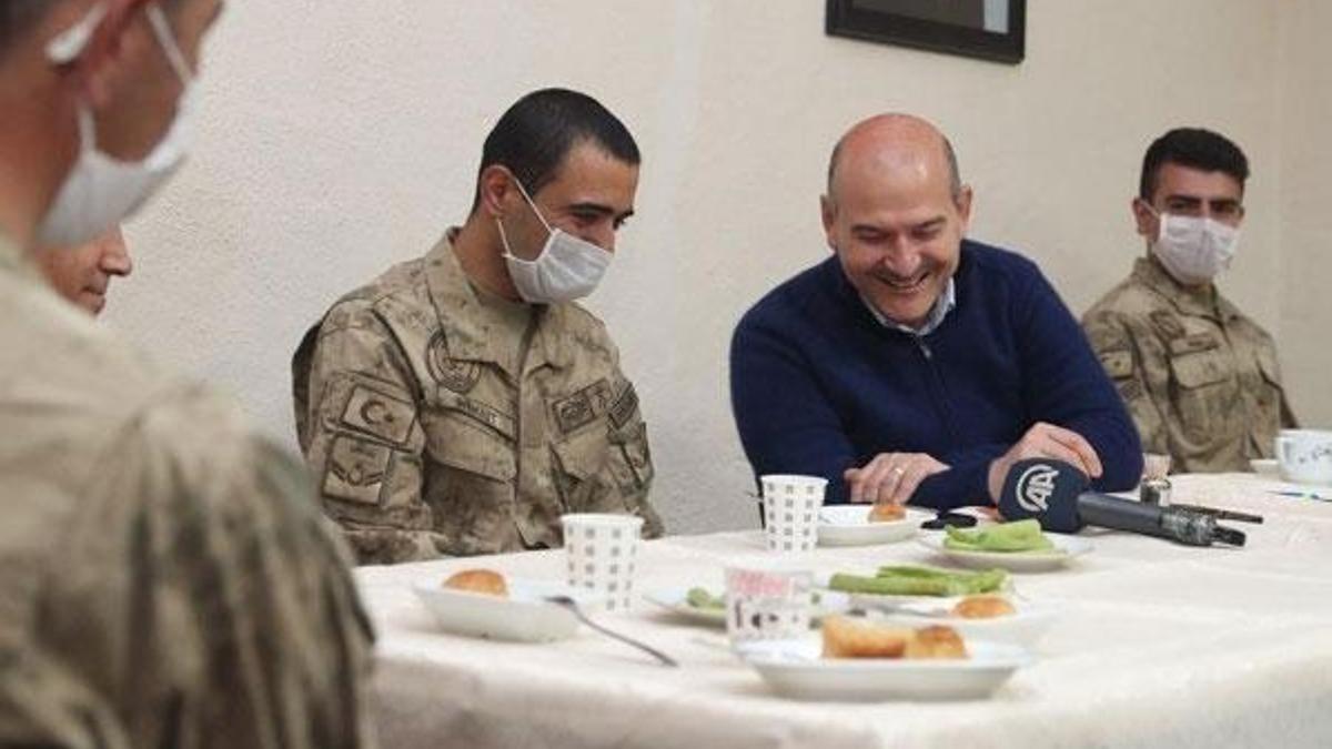 Cumhurbaşkanı Erdoğan, İkiyaka Dağları'ndaki askerlerin bayramını kutladı