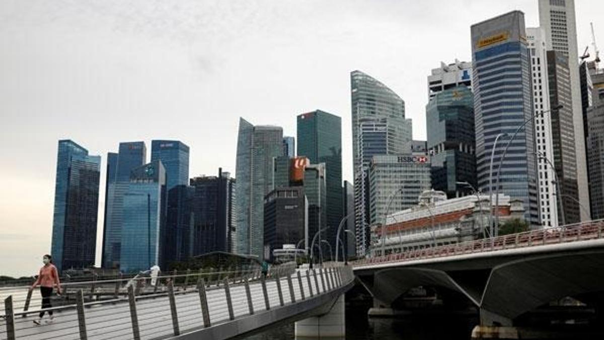 Kovid-19 vaka sayısı Singapur'da 32 bin 800'ü geçti