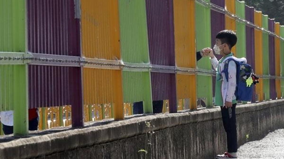 Güney Kore'de okullar yeniden kapatıldı