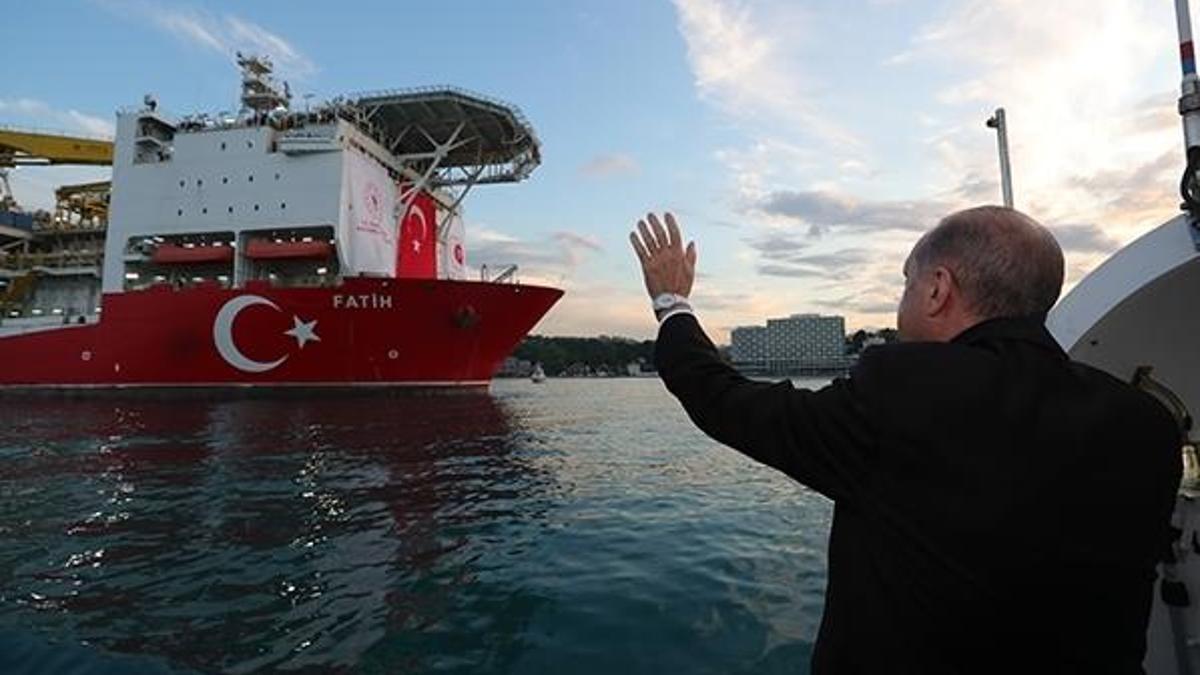 Cumhurbaşkanı Erdoğan'dan "Fatih Sondaj Gemisi" paylaşımı