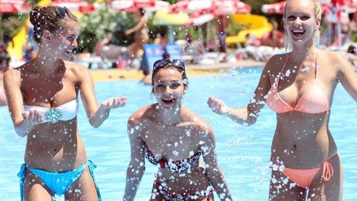 Rus turistler Türkiye'de tatil planlıyor