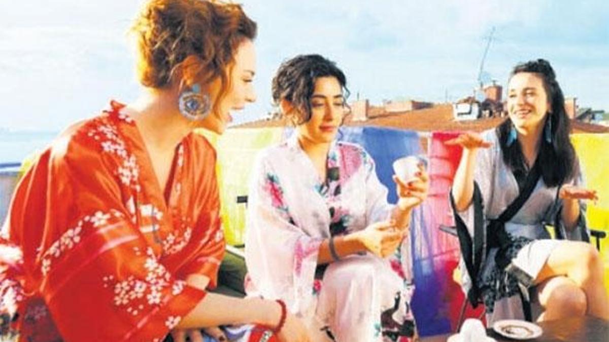 Melek Mosso’ndan krantinada ev partisi