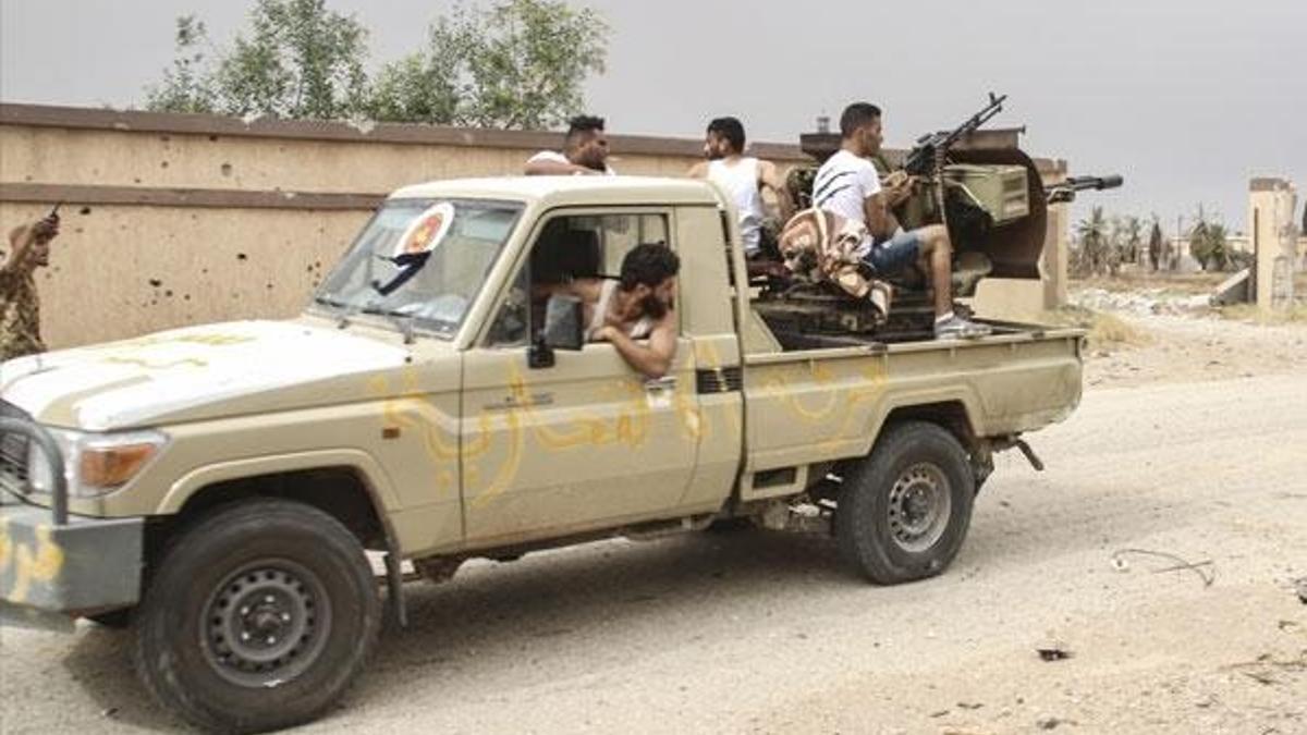 Libya ordusu Terhune kentine üç noktadan operasyon başlattı