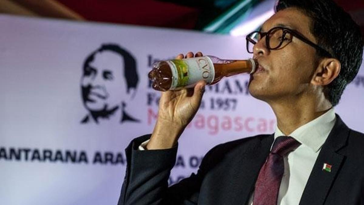 Kovid-19'a karşı bitkisel ilaç geliştiren Madagaskar'da vaka sayısı 1000'i geçti