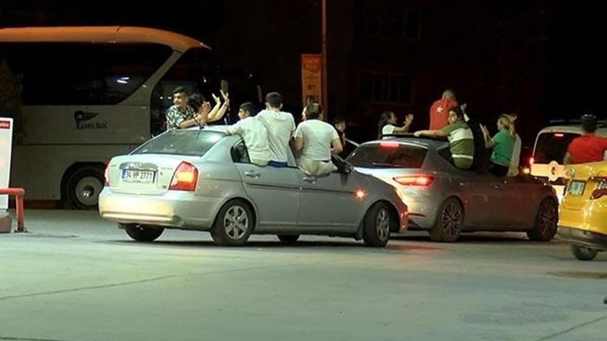 Beyoğlu'nda asker uğurlama konvoyunda tehlikeli anlar