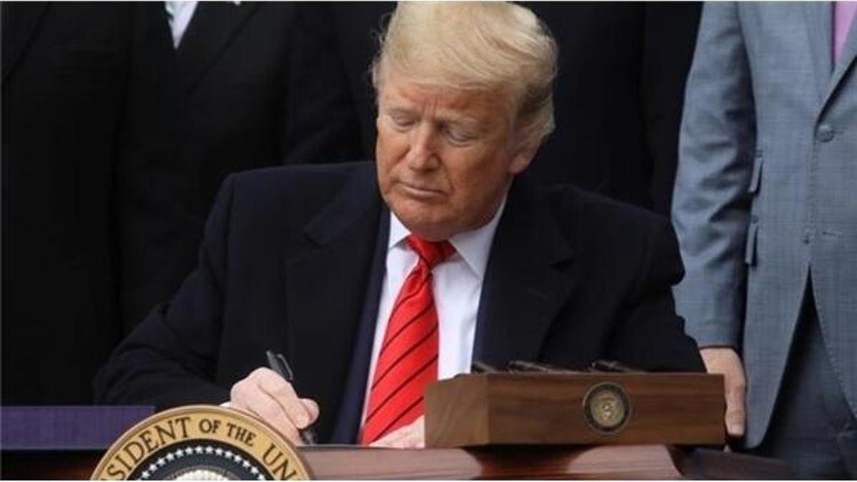Beyaz Saray Sözcüsü McEnany: Trump imzalayabilir