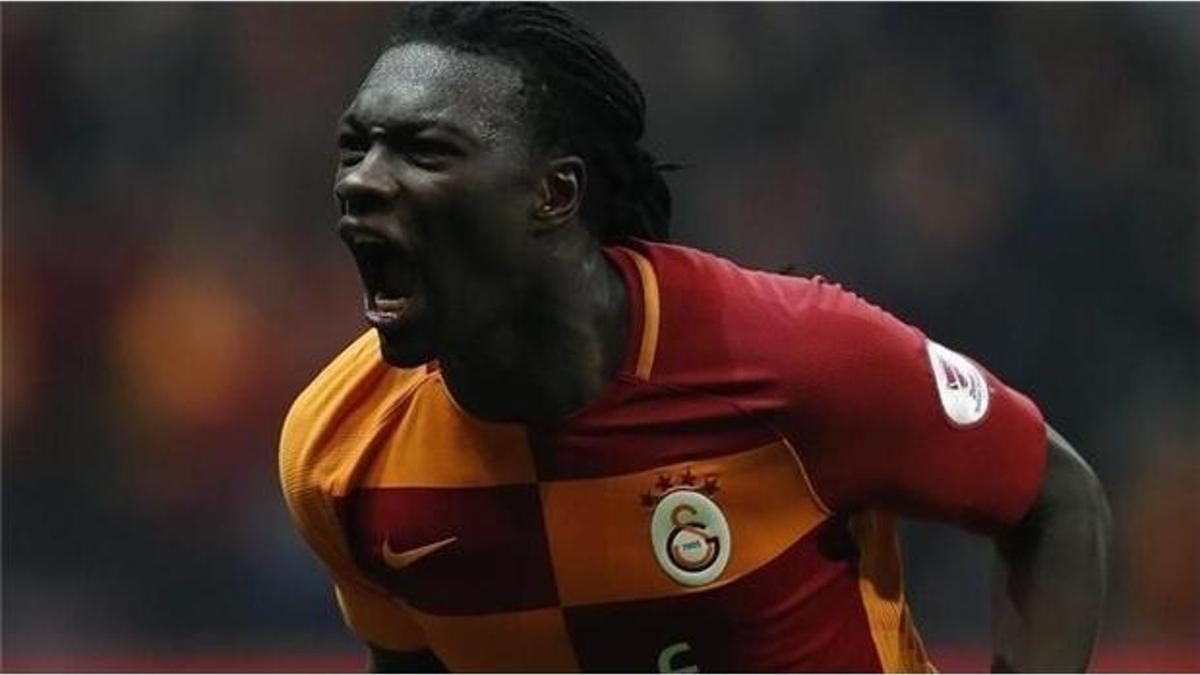 Galatasaray'ın eski golcüsü Gomis'ten Fenerbahçe paylaşımı!