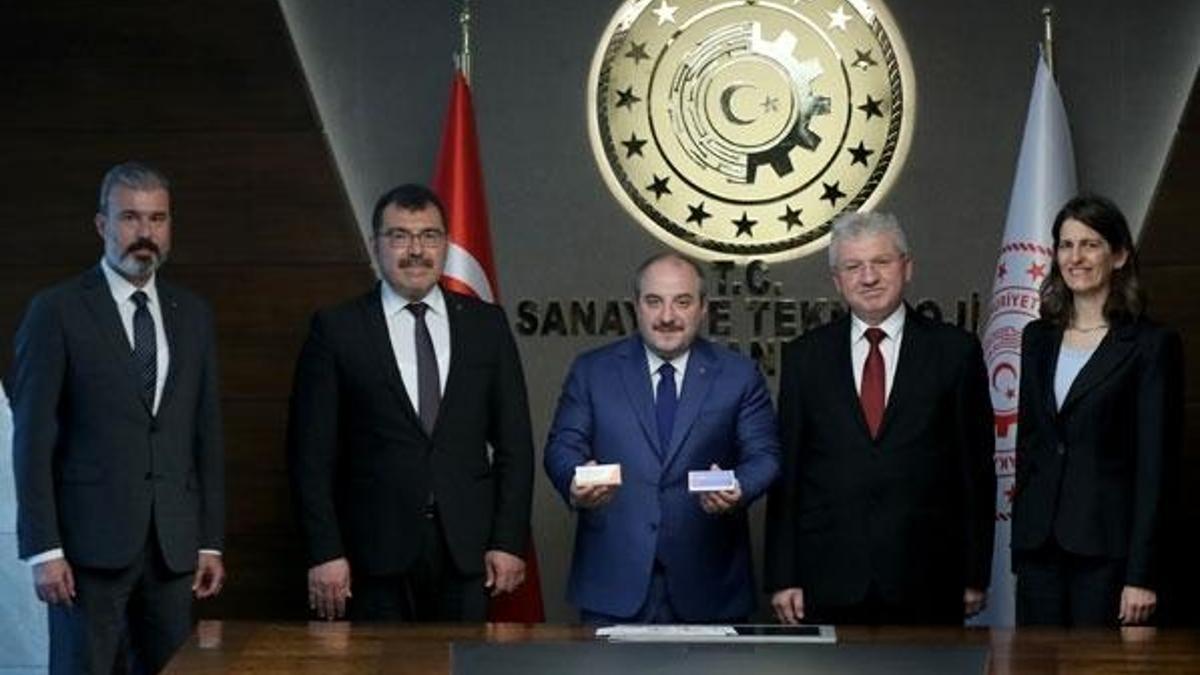 Bakan Varank müjdeyi verdi: Kovid-19'a karşı çok önemli bir ilacı ürettik