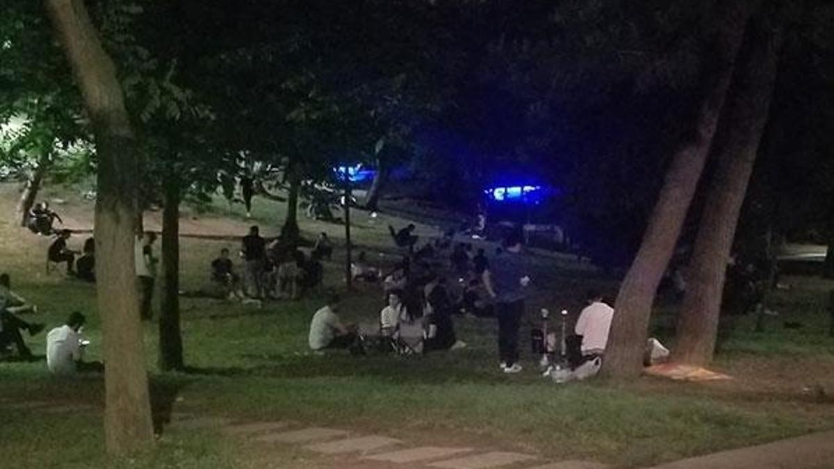 Maçka Parkı'nda horon teptiler nargile içtiler