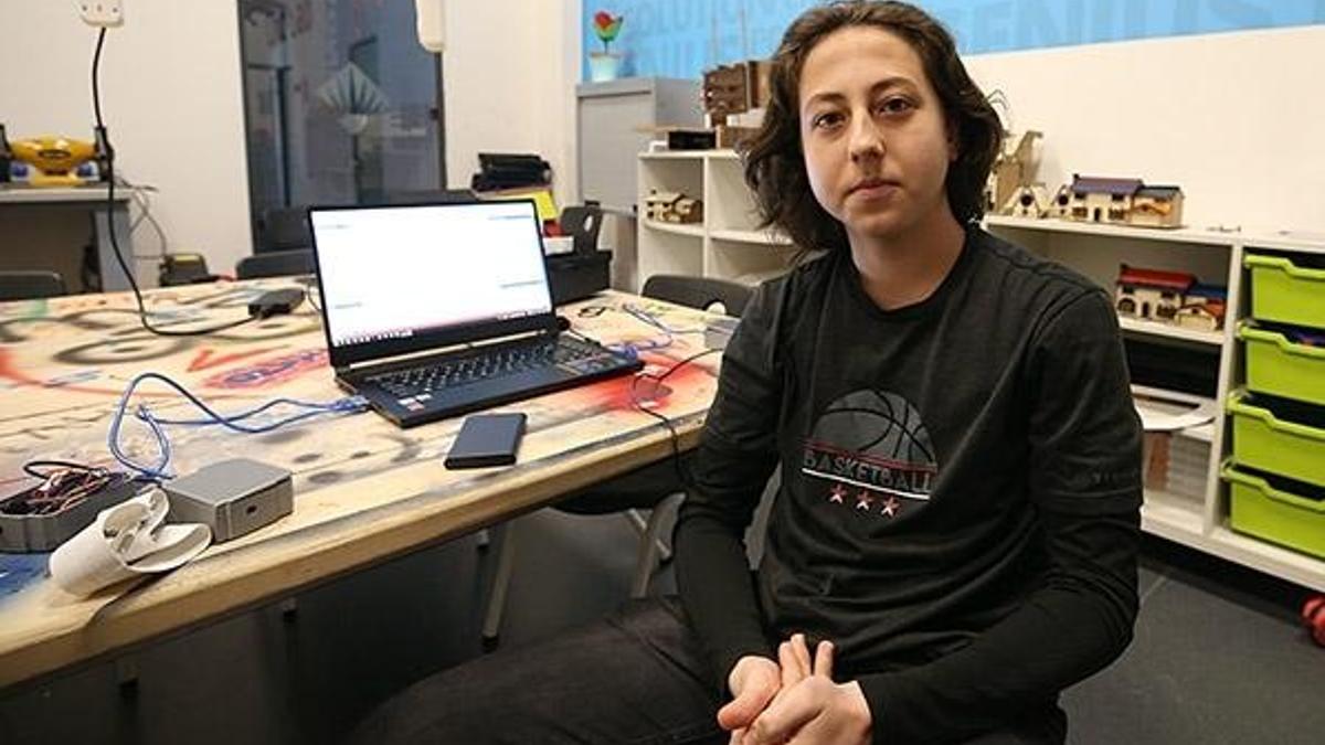 Lise öğrencisi sağlık çalışanları için üretti!