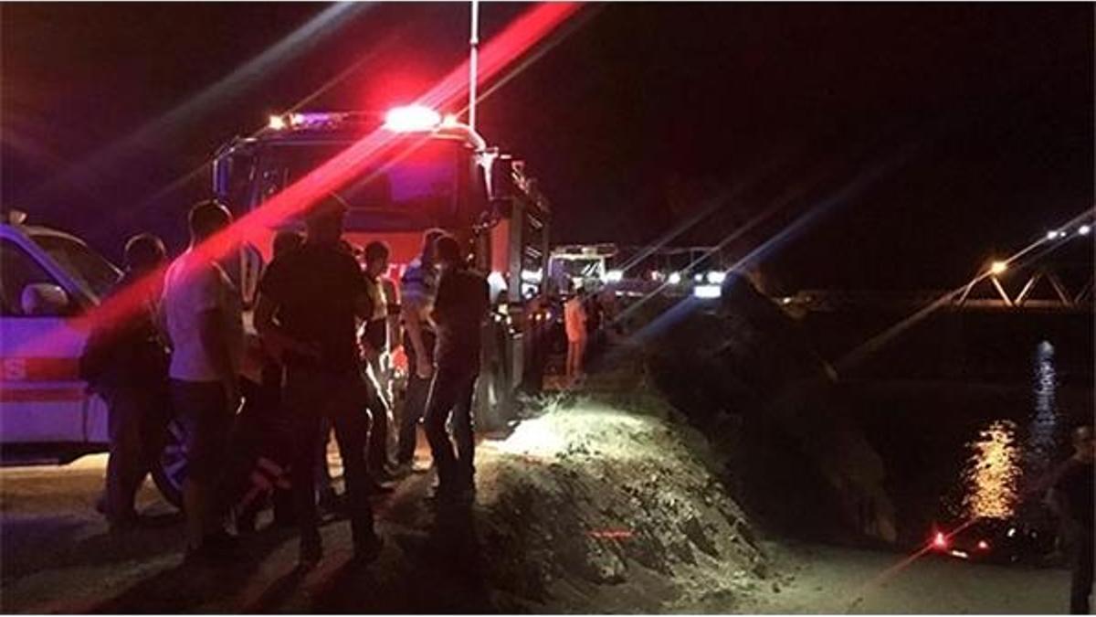Minibüs Fırat'a uçtu: 4 ölü, 3 yaralı, 1 kayıp