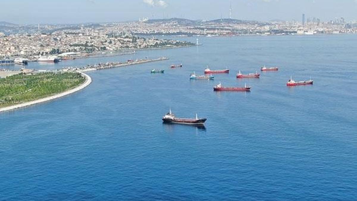 İstanbul açıklarındaki sahipsiz 7 gemi satışa çıkarıldı
