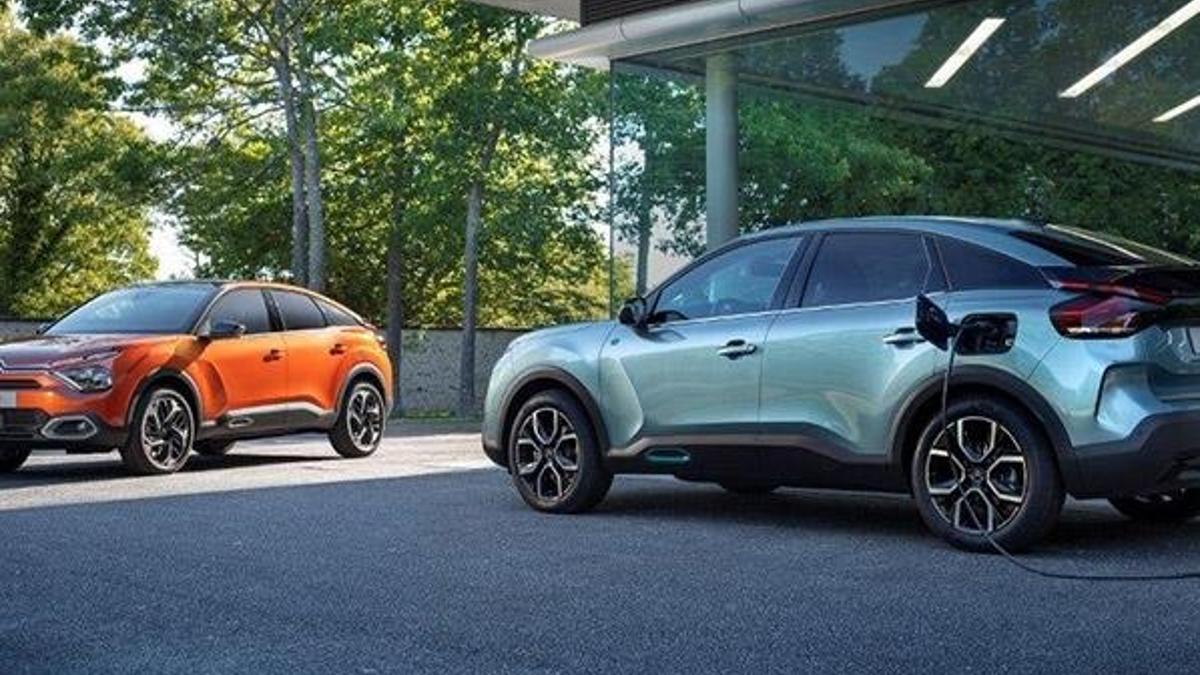 Citroen'den yeni C4 hatchback geliyor!