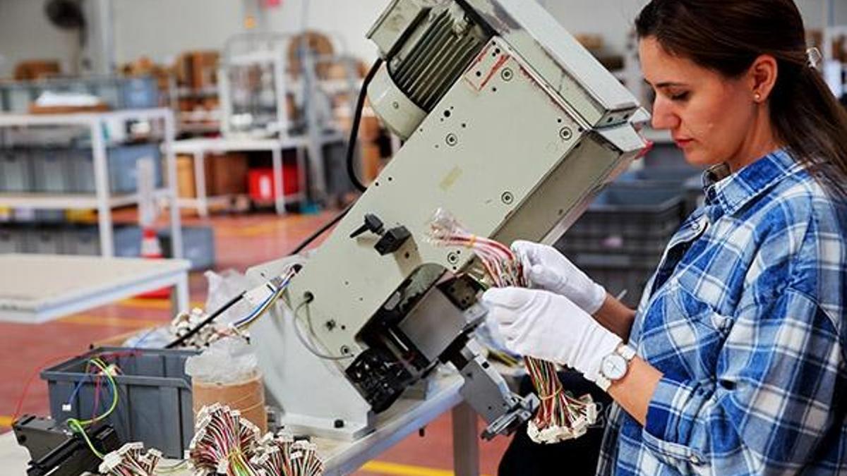 Emeklilikte yeni dönem! Milyonlar bekliyordu ve bakan canlı yayında duyurdu...