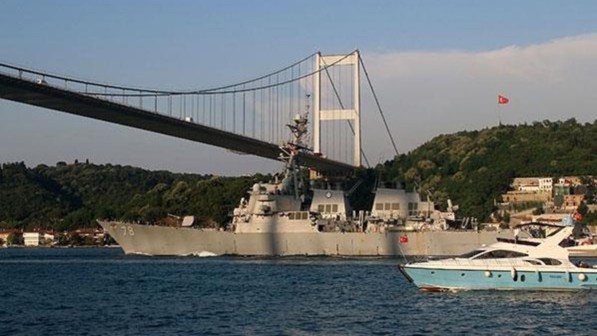 ABD savaş gemisi Boğaz'dan geçti! Ağır silahlı askerler...