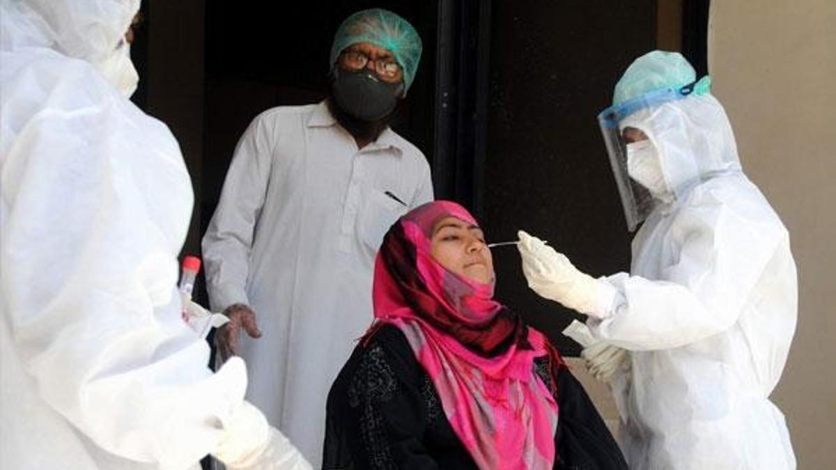 Pakistan'da Kovid-19 vaka sayısı 160 bini geçti