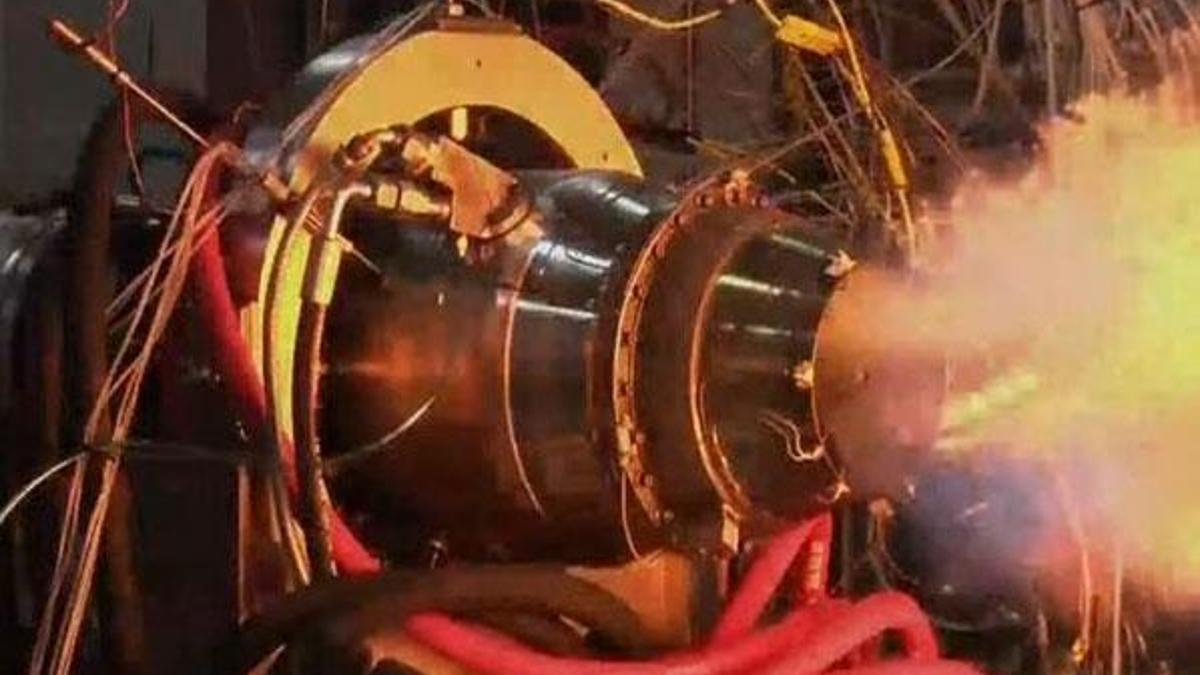 Bakan Varank yerli füze motorunu test etti