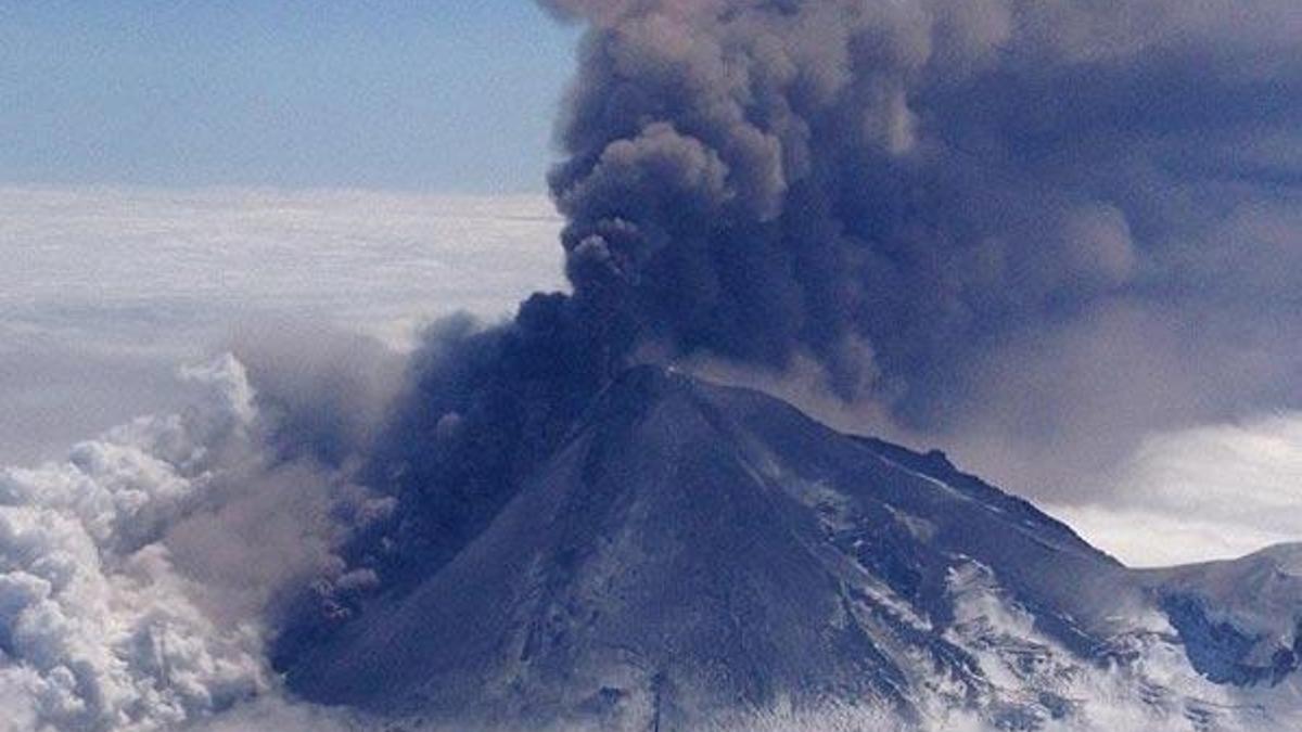 Endonezya'da Merapi Yanardağı'nda patlama