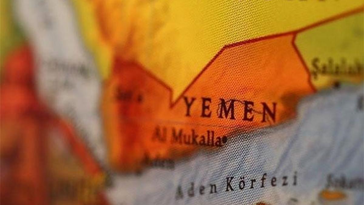 Yemen'de sıcak gelişme! Bakan istifa etti