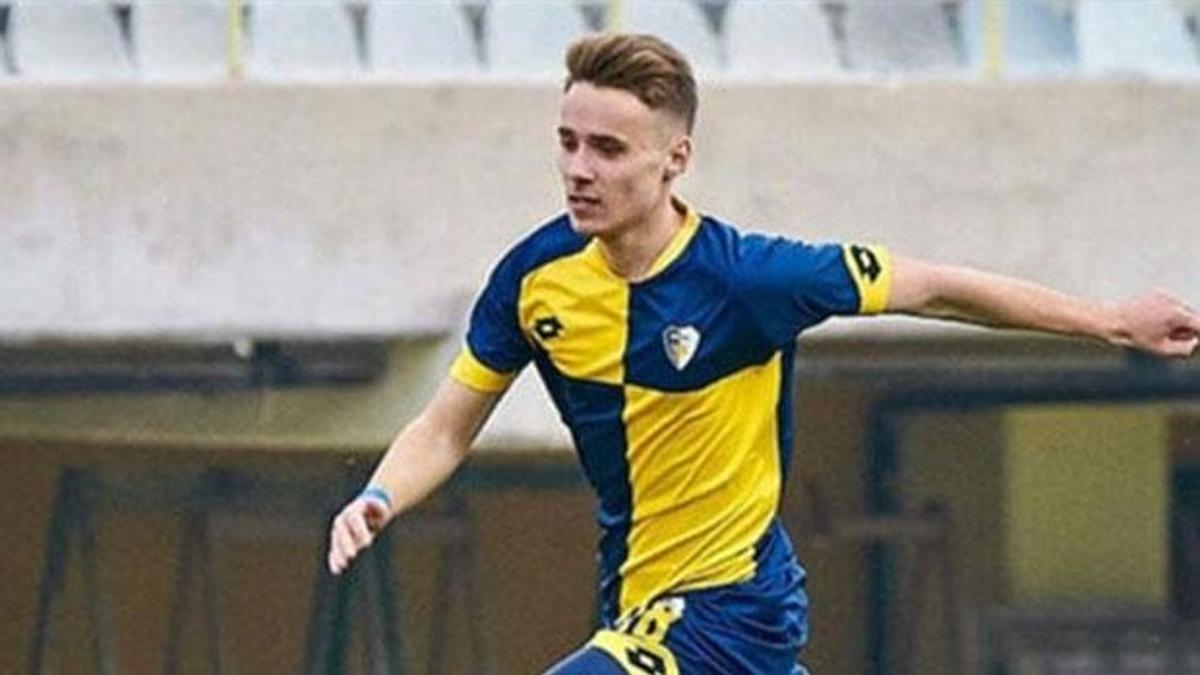 Fenerbahçe bir transferi daha bitirdi! 5 yıllık imza...