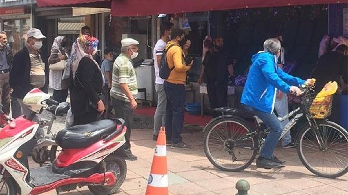 Kilosu 40 lira! Almak için sıraya giriyorlar