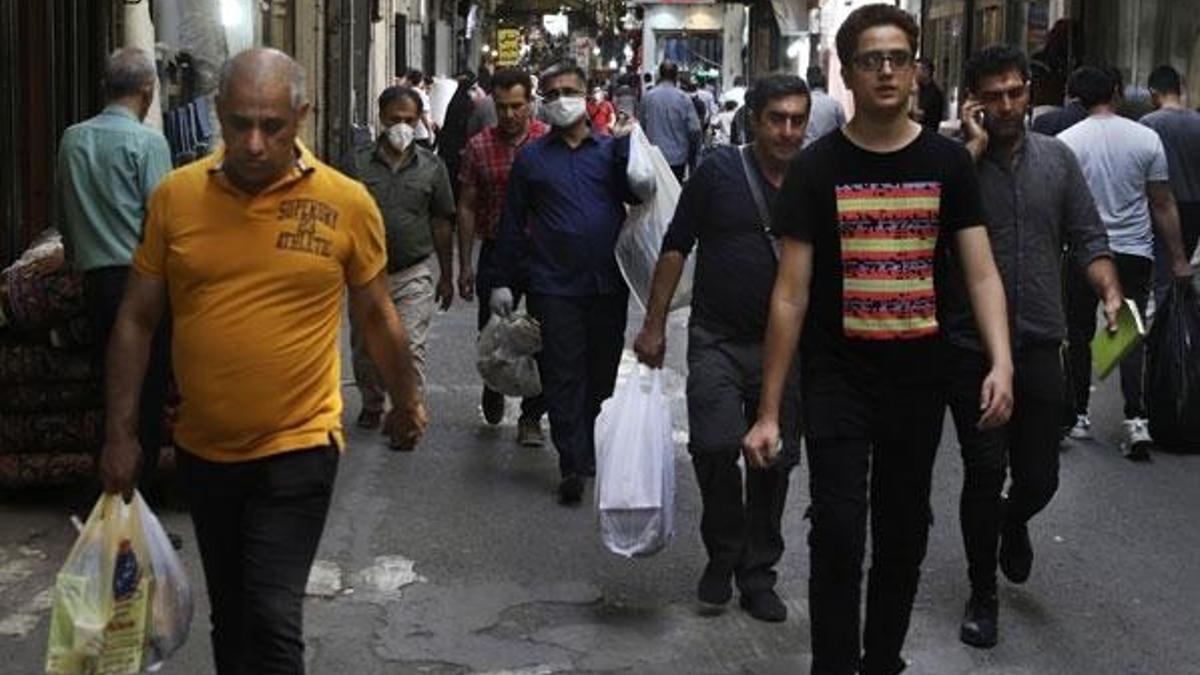İran'da son 24 saatte Kovid-19'dan 121 kişi hayatını kaybetti
