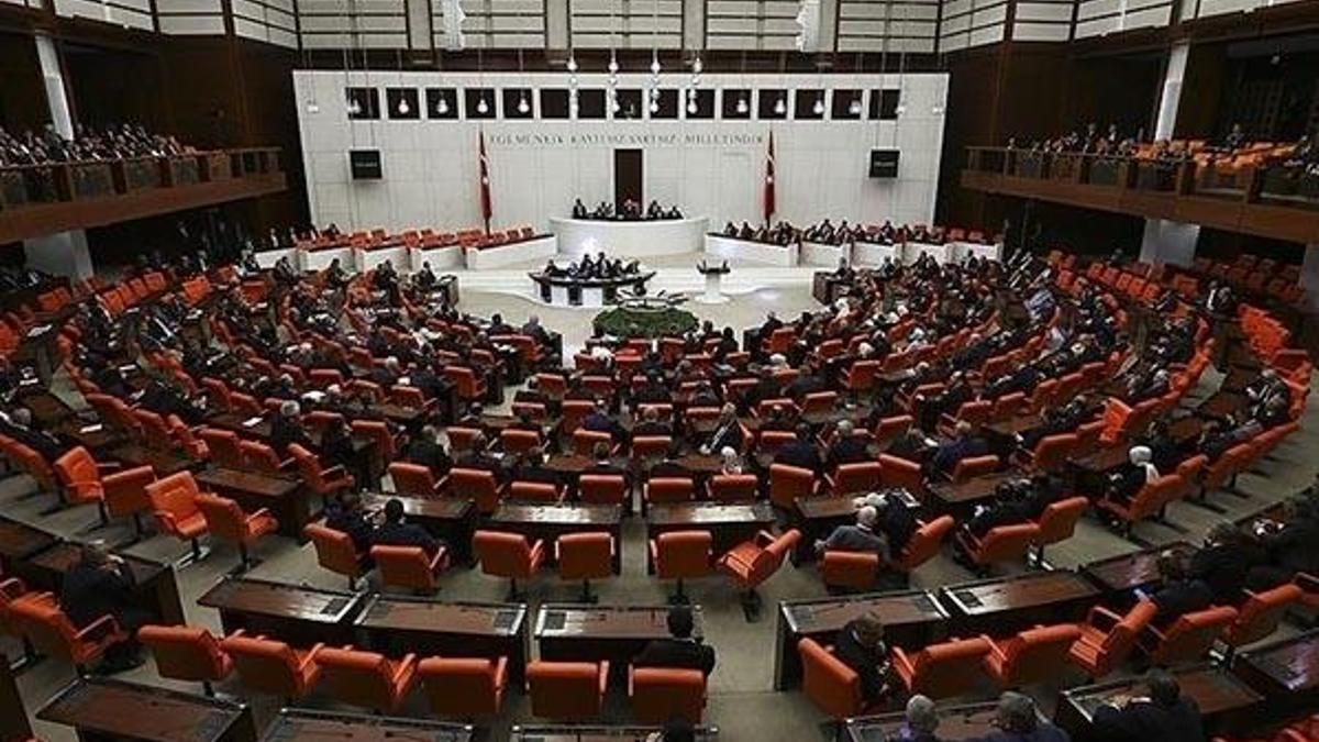 Yassıada teklifi Meclis'te oybirliği ile kabul edildi