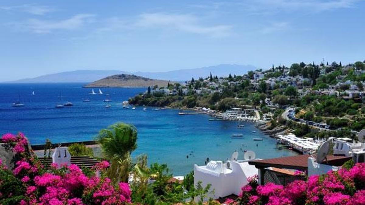Çeşme ve Bodrum'da tatil ateş pahası! Deniz içinde locanın bedeli 3 bin TL