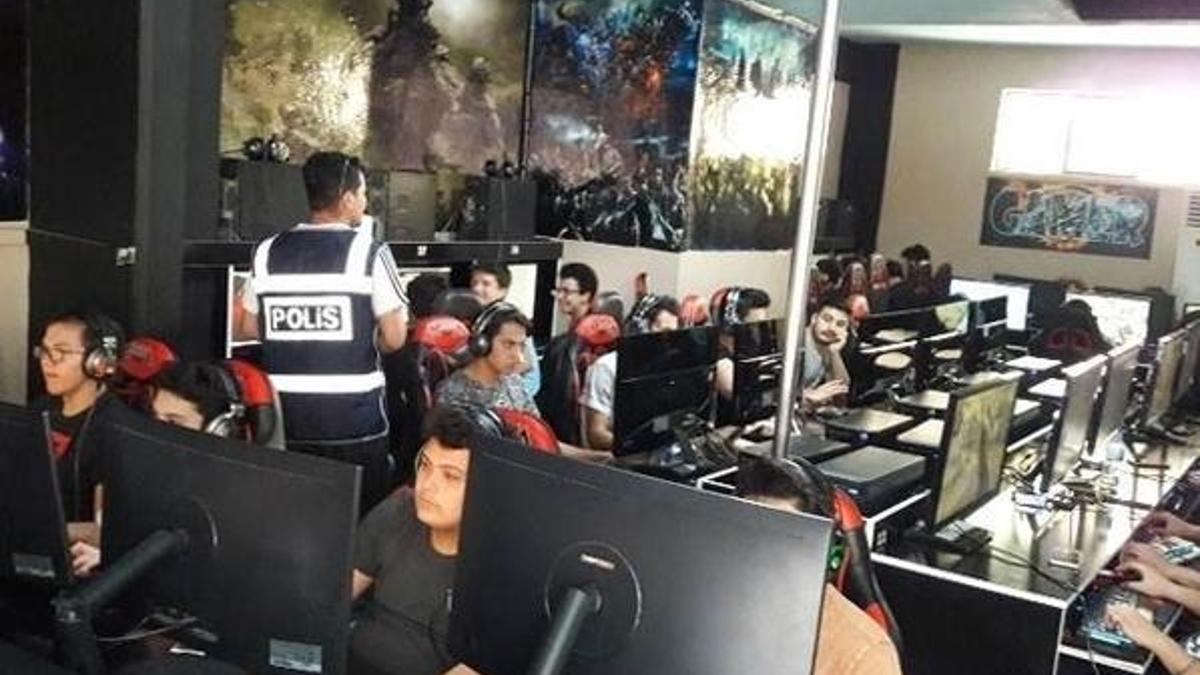 İnternet kafeler ne zaman açılacak? Oyun salonları (playstation salonları) açıldı mı? İçişleri Bakanlığı internet cafe genelgesi!