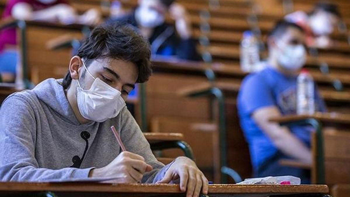YKS TYT kaçta başlayacak, kaçta bitecek? TYT kaç dakika? YKS kaç saat sürecek? YKS başlangıç ve bitiş saati!