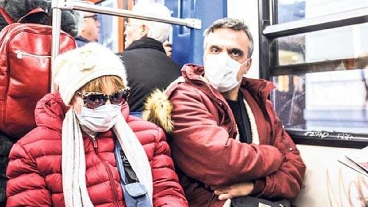 Bilim Kurulu Üyesi uyardı: Toplu taşımada yüz yüze gelmeyin