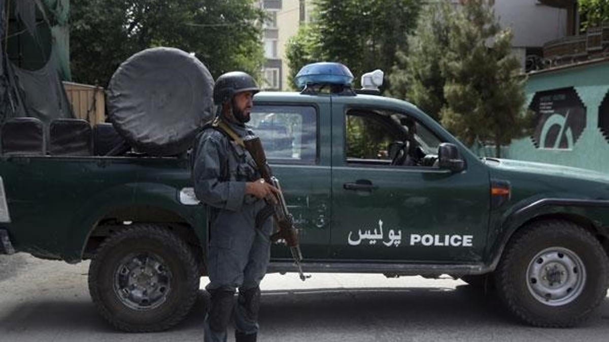 Afganistan'da pazar yerine roketli ve bombalı saldırı: 23 ölü