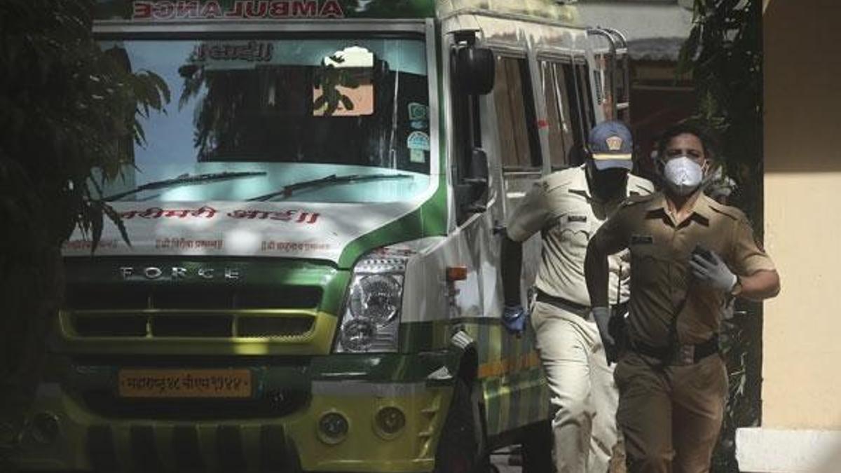 Hindistan'da pusuya düşürülen 8 polis öldürüldü