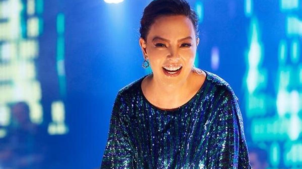 Belek'te Ebru Gündeş rüzgarı