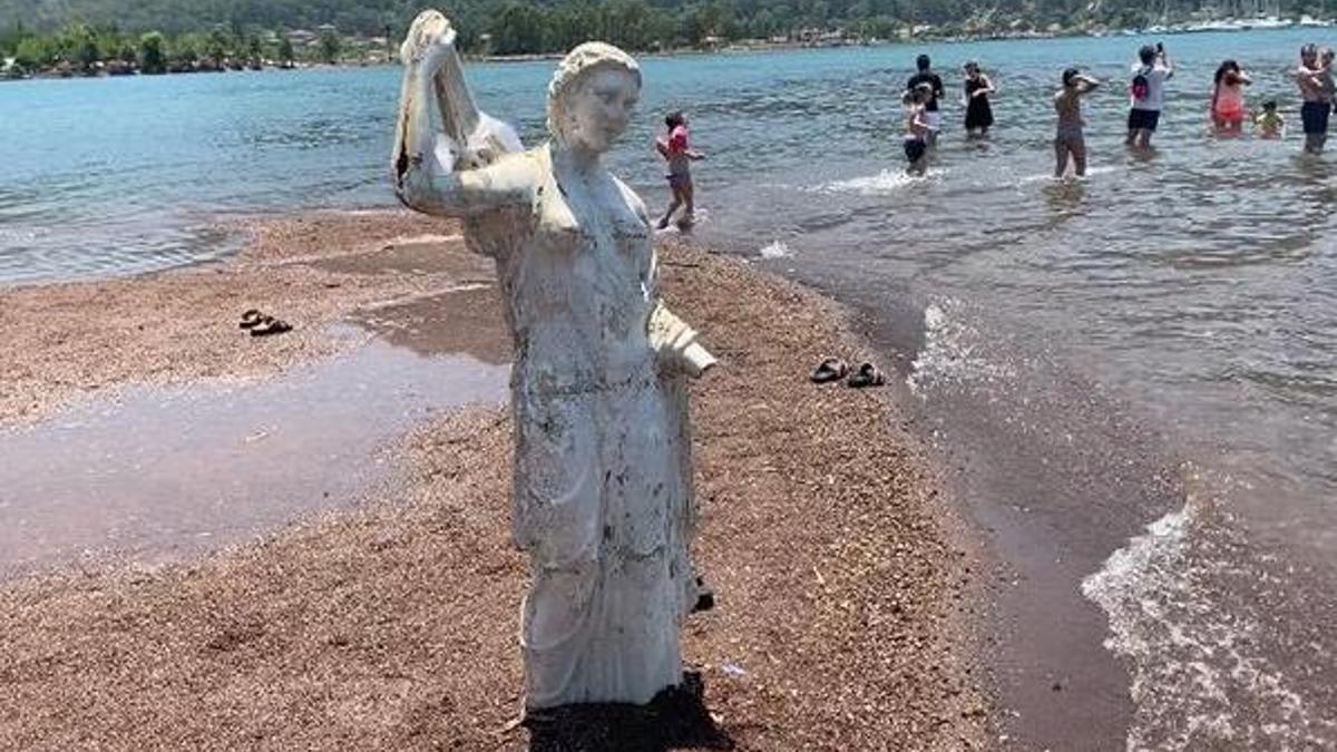 Kızkumu'nun prenses heykeli 'askılık' olmaktan kurtuldu