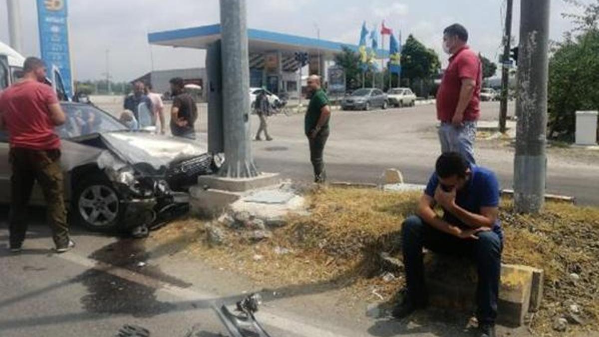 Sınavdayken otomobil çarptı, sürücü adayı şoka girdi!