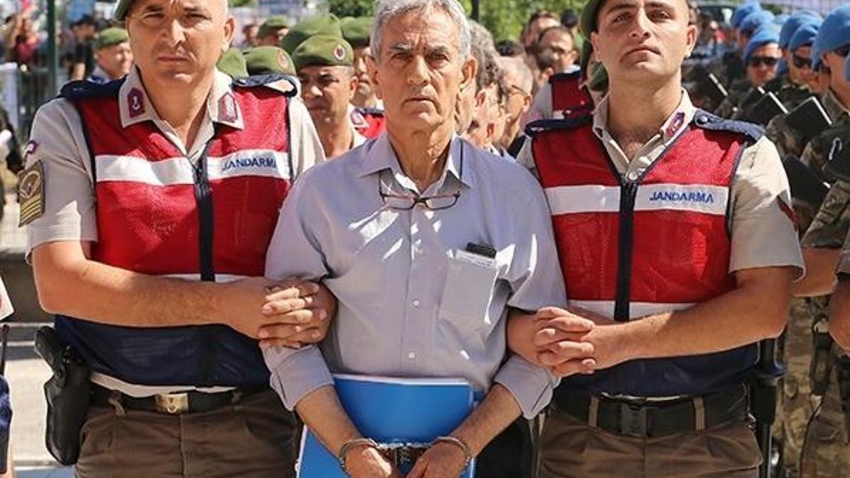 Akın Öztürk'ün emir astsubayına 15 yıl hapis talebi