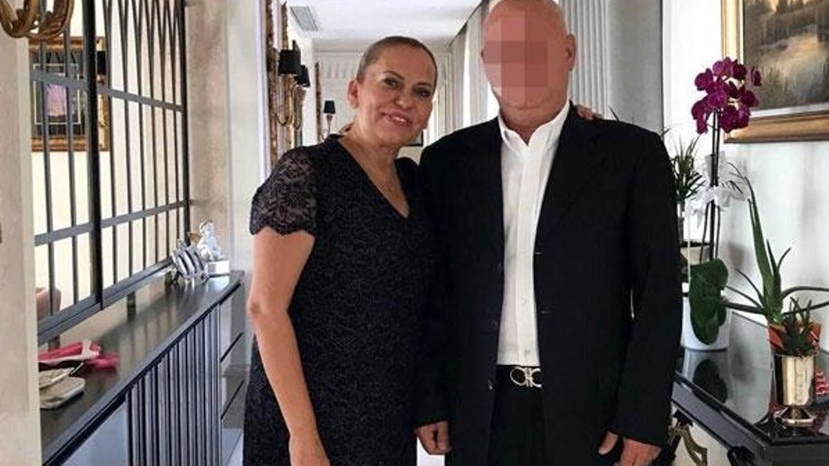 Ünlü iş adamı karısını bu hale getirdi
